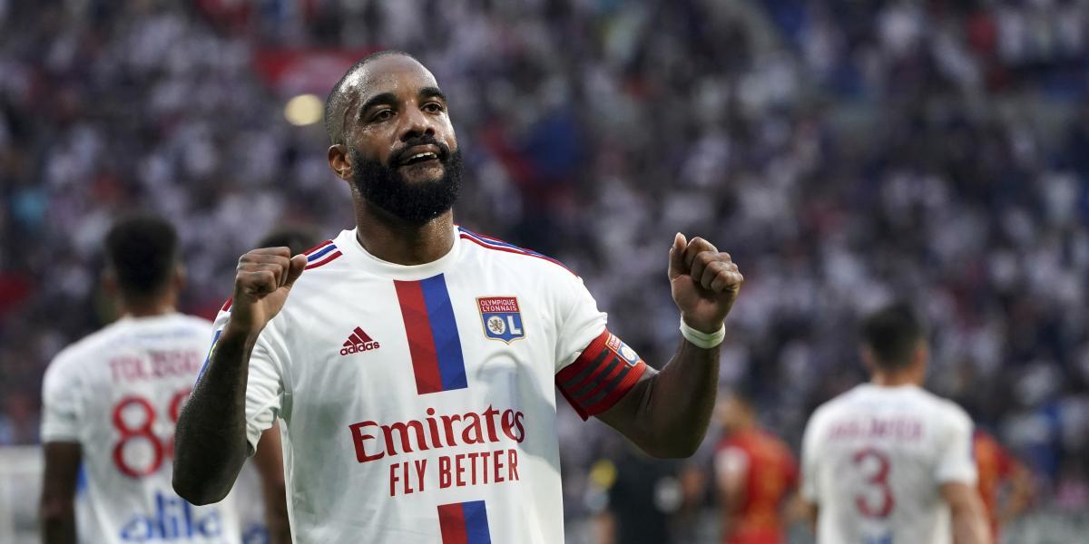 El Lyon de Laurent Blanc gana sobre la bocina