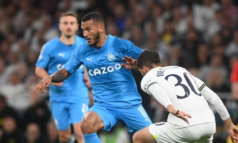 El Marsella gana y supera al PSG en el liderato