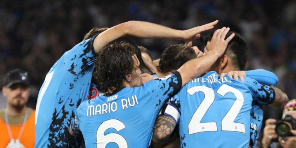 El Nápoles por las nubes