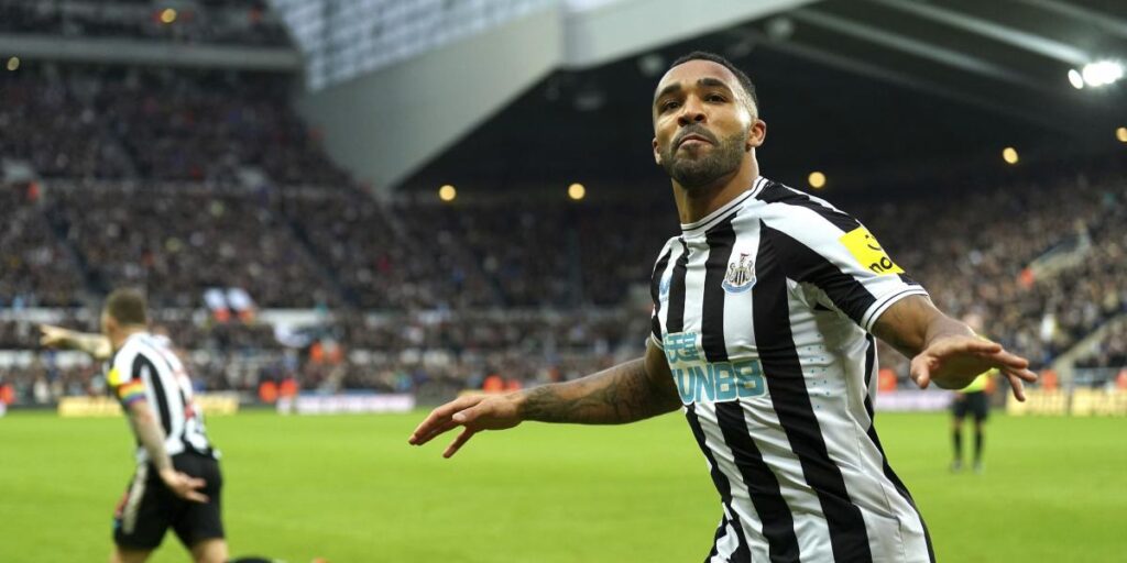 El Newcastle despelleja al Aston Villa, aún sin Emery en el banquillo