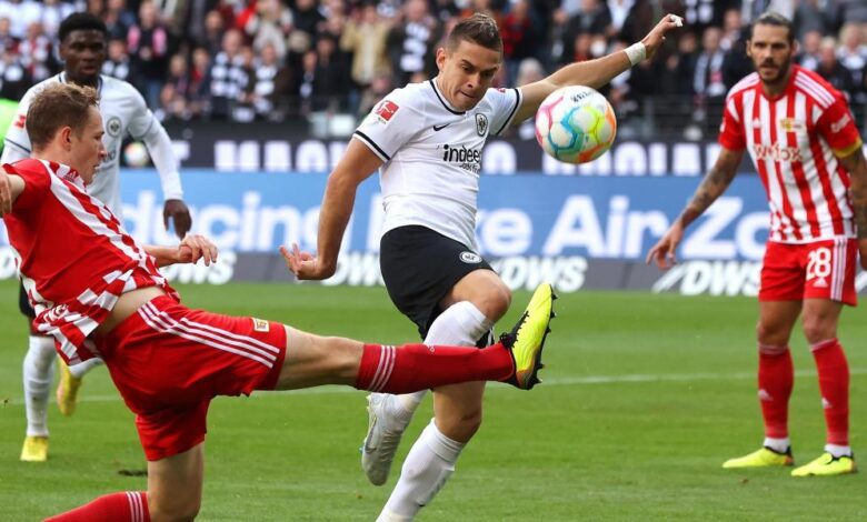 El Union Berlin pierde en Frankfurt pero sigue siendo líder
