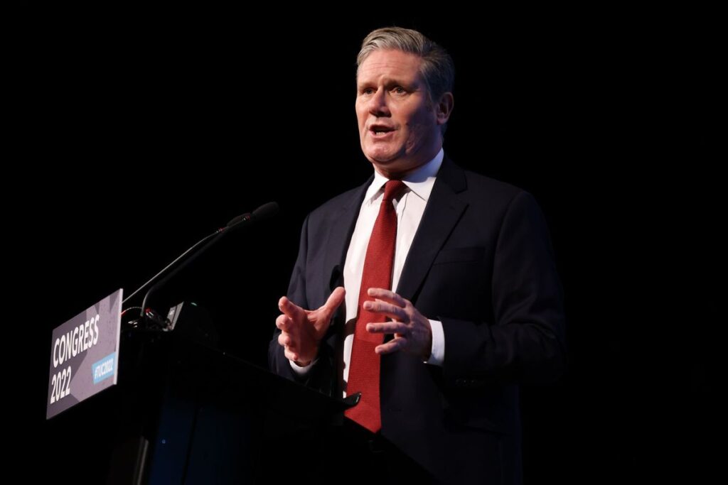 El caos político en el Reino Unido dispara el apoyo a los laboristas, que piden un adelanto electoral