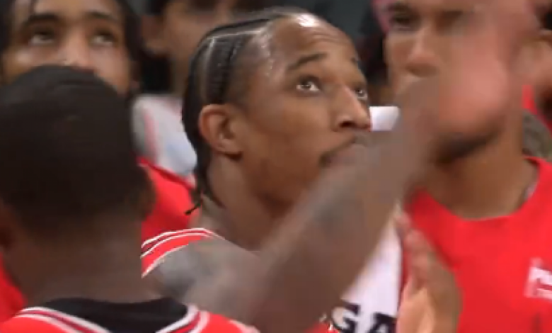 El detalle espectacular de Popovich con DeMar DeRozan por sus 20.000 puntos