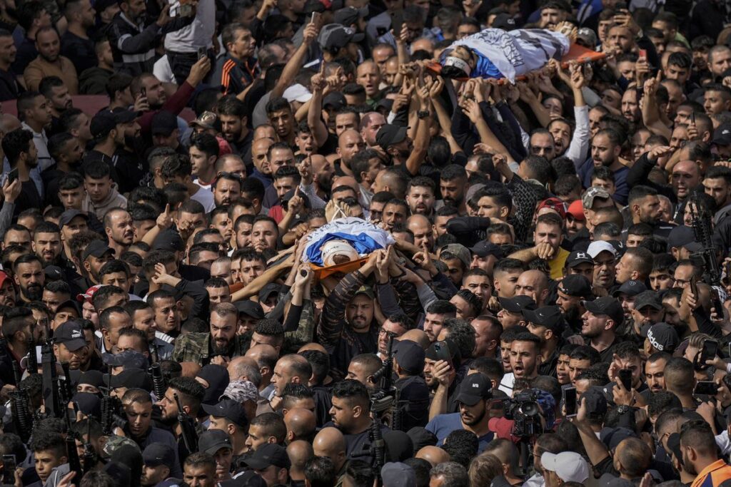 El ejército israelí mata a seis palestinos en la incursión en Cisjordania más letal del año