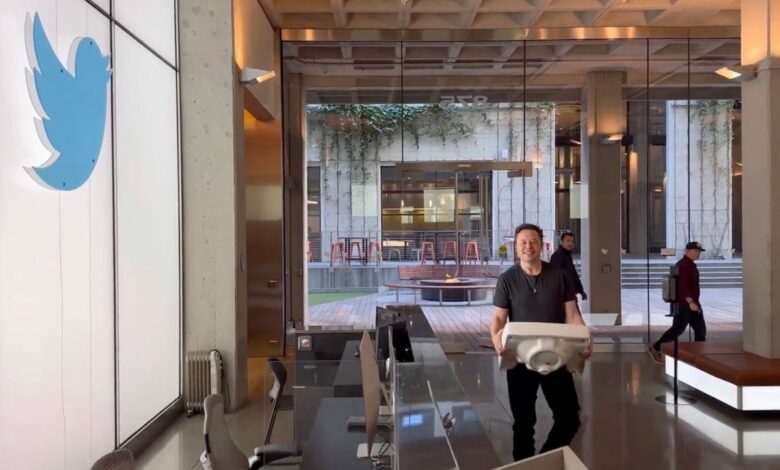 El final está (tal vez) cerca: Elon Musk está en la sede de Twitter
