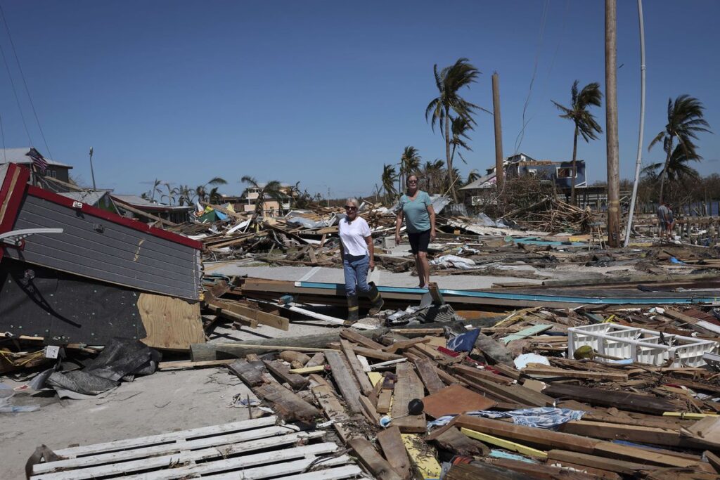 El huracán ‘Ian’ deja en Florida un rastro de devastación y decenas de muertos
