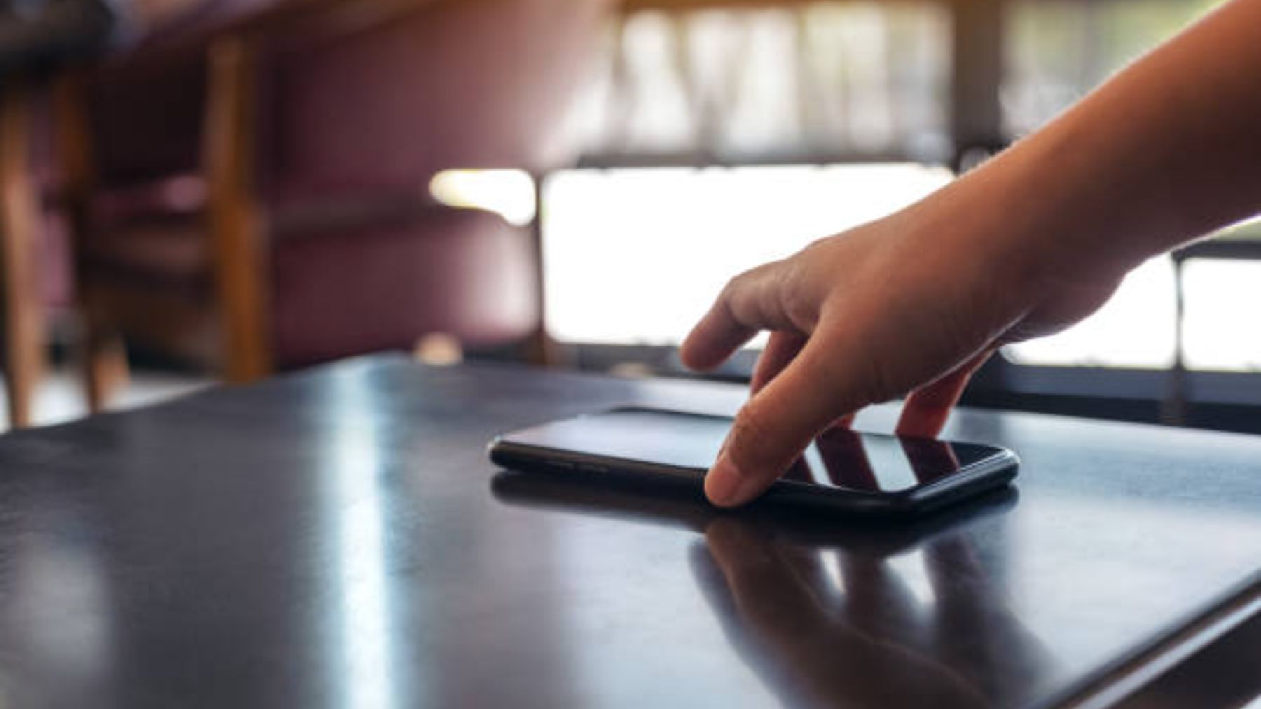 El increíble aparato que responde por ti a las llamadas de operadores telefónicos