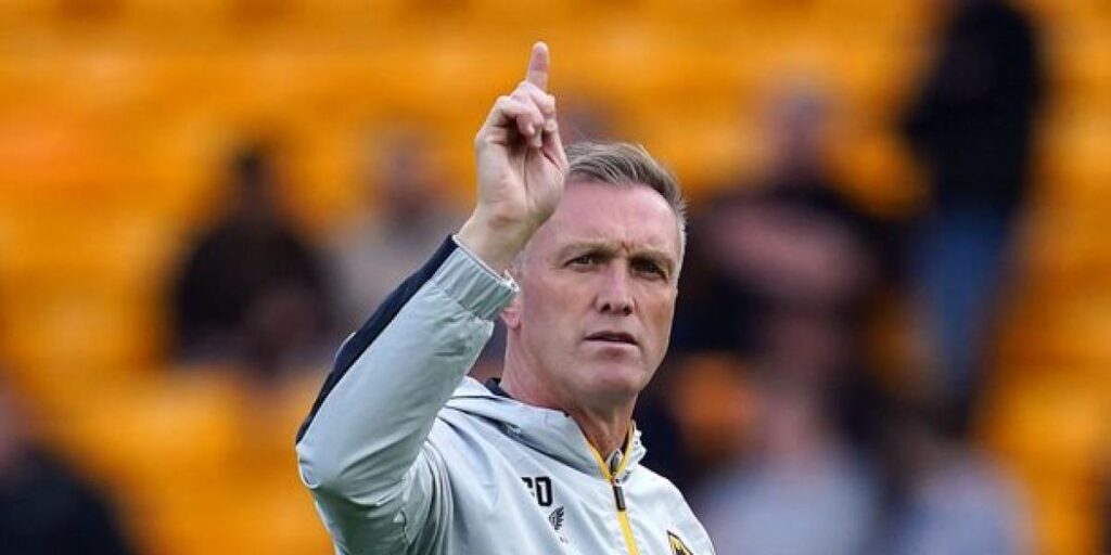 El interino Steve Davis dirigirá al Wolves hasta final de curso