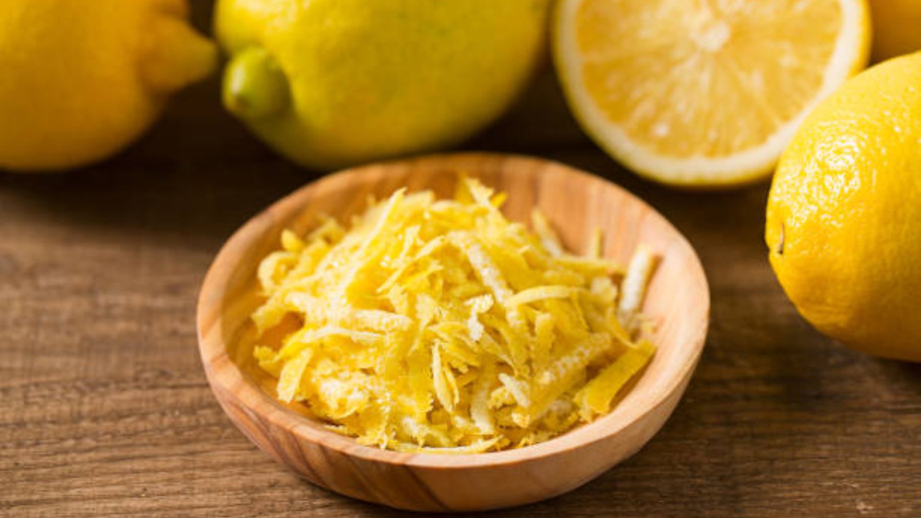 El truco de la cáscara de limón encima del radiador para resolver este problema en casa