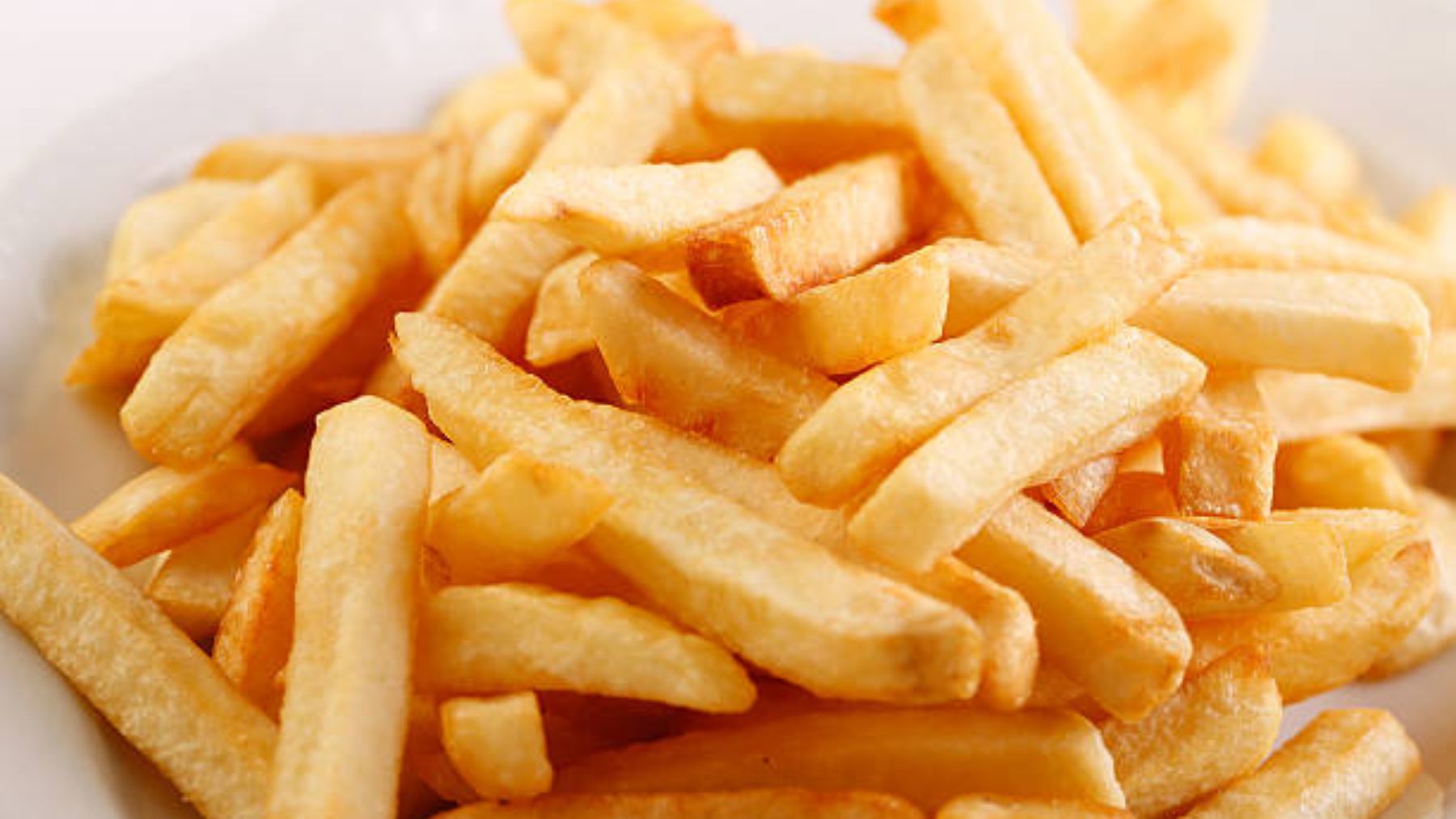 El truco para hacer unas patatas fritas en el microondas y que tengan más sabor