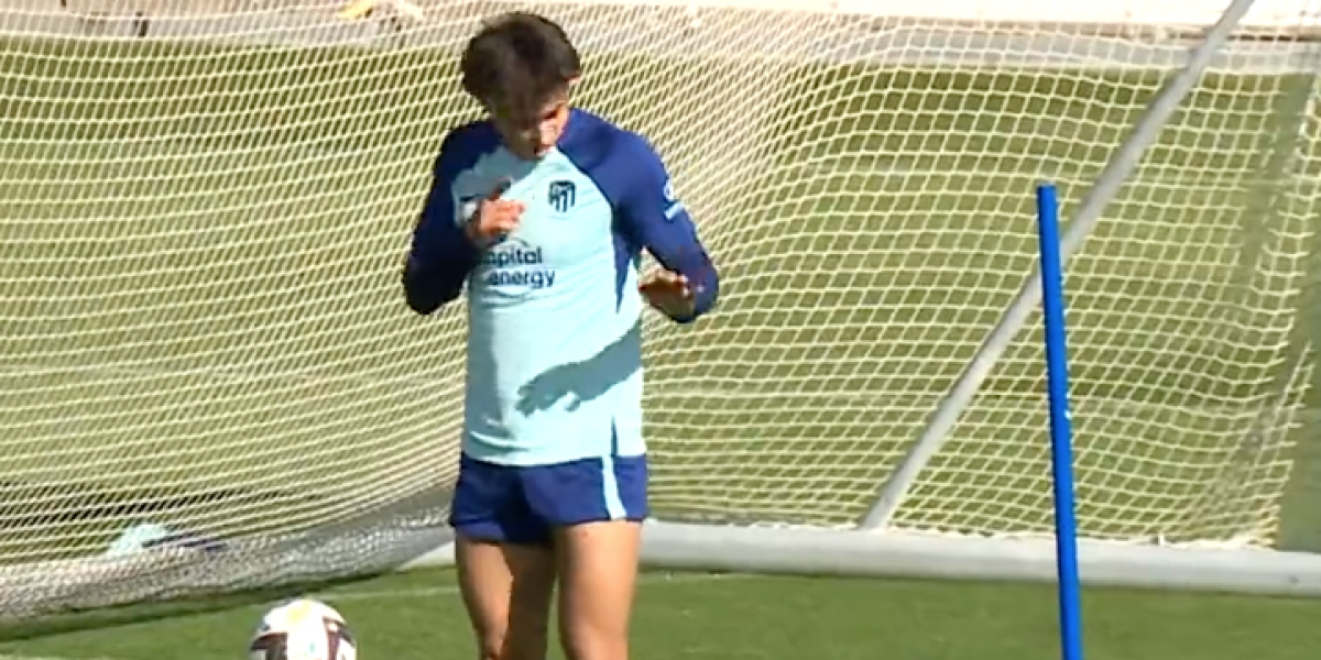 En plena tormenta por el tema Joao, el luso hace este gesto en el entrenamiento...