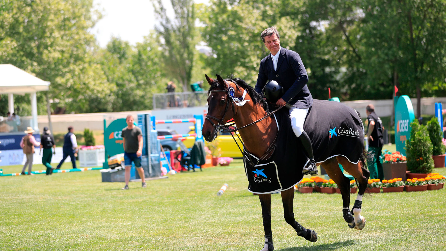 Cayetano Martínez de Irujo, montando a caballo / Gtres