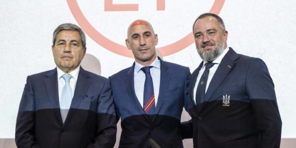 España y Portugal acogen a Ucrania en su candidatura para el Mundial de 2030