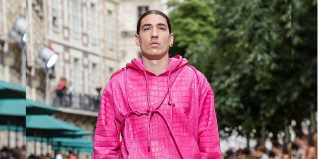 Estos son los 'looks' más mediáticos de Héctor Bellerín