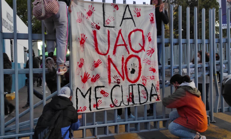 Estudiantes de la UAQ protestan por denuncias de acoso