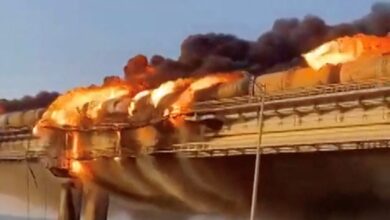 Explosión en puente que conecta Rusia con la península de Crimea cobra tres vidas | Videos
