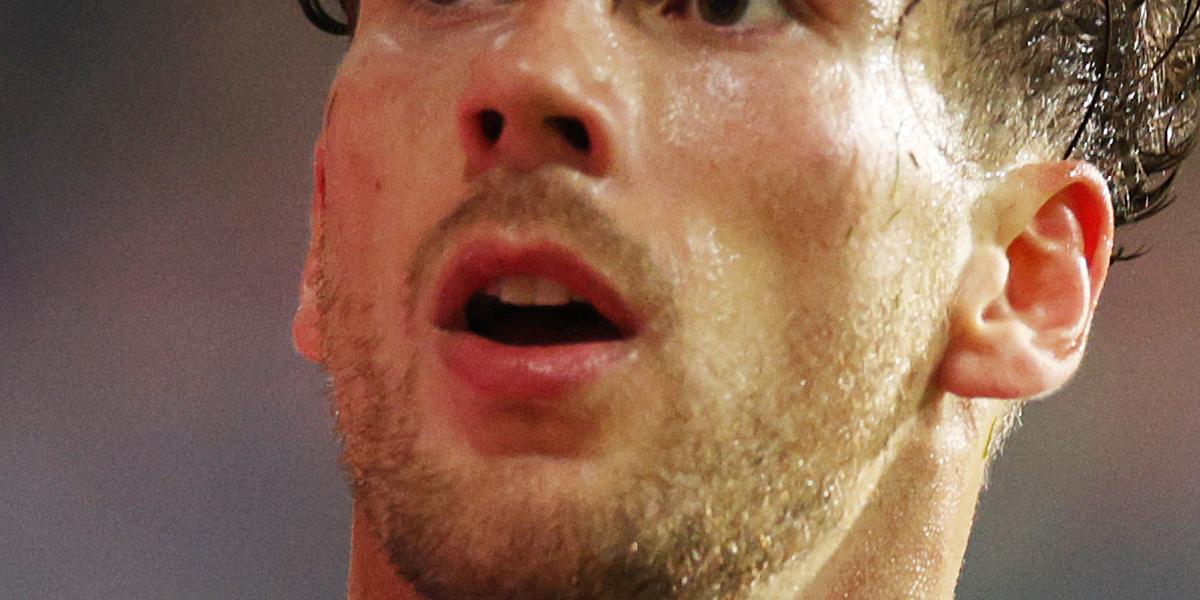 Felicitación y pulla de Kahn a la plantilla del Bayern