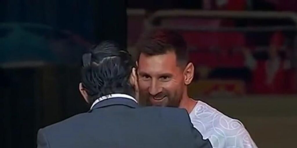 Futre, Messi y la firma del crack ¡en la camiseta del Atlético!