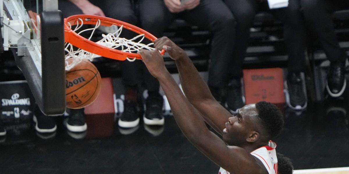 Garuba aporta pero los Rockets caen ante los sorpresivos Jazz