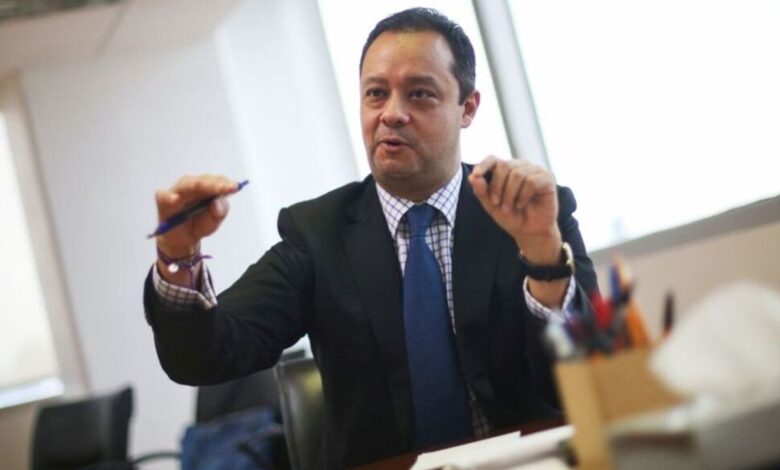 Gobierno refinancia deuda del 2025 para ayudar a próxima administración: Yorio