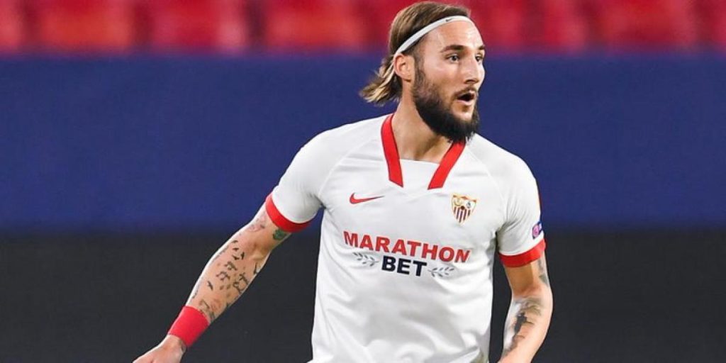 Gudelj alinea a todo el vestuario del lado de Loptegui