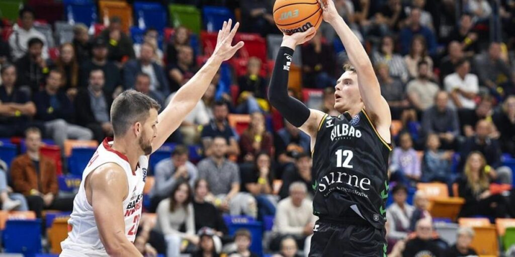 Hakanson: "Mumbrú ha sido leyenda en Bilbao y para mí un técnico especial"