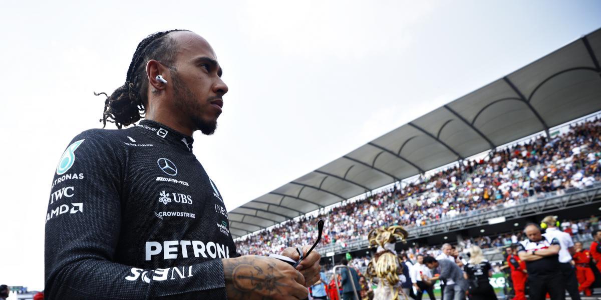 Hamilton: "Lo que dijo Alonso me hace reír"