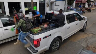 Hombres armados con AK-47 son captados por Google Maps en calle del Edomex