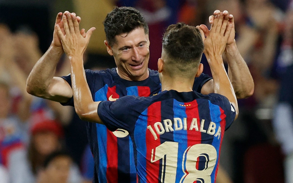 Hunde Robert Lewandowski al Submarino Amarillo en Camp Nou | Video