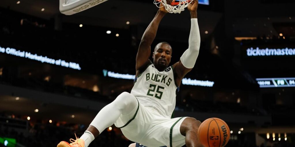 Ibaka se luce en su mejor partido con los Bucks