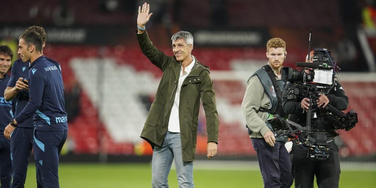 Imanol, apercibido de sanción por salir tarde la Real en Manchester