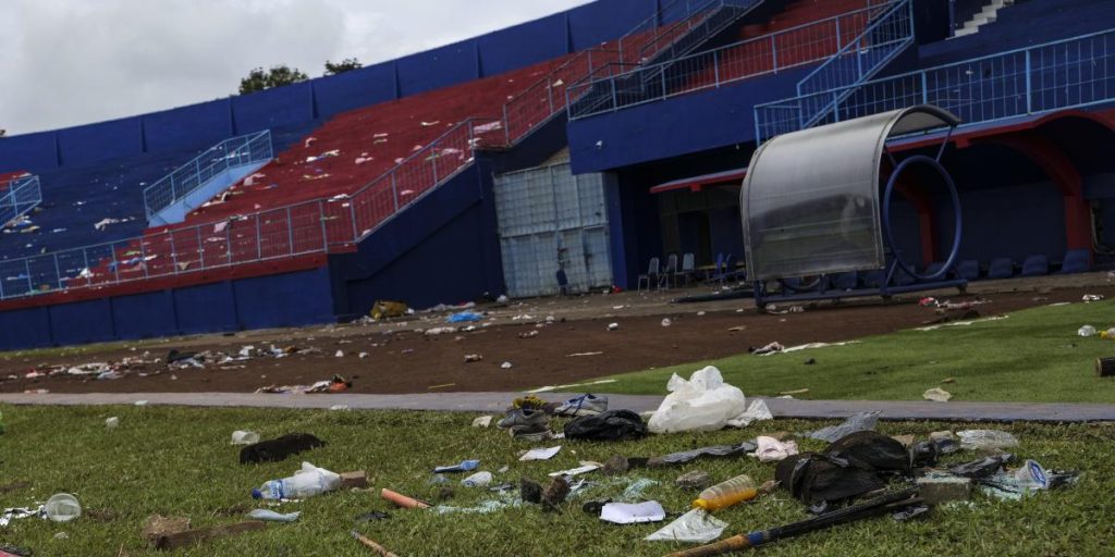 Indonesia suspende de por vida a responsables del Arema por la estampida