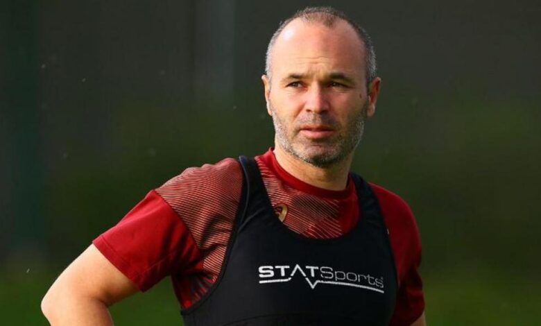 Iniesta se 'moja' sobre quién ganará LaLiga y no descarta volver al Barça