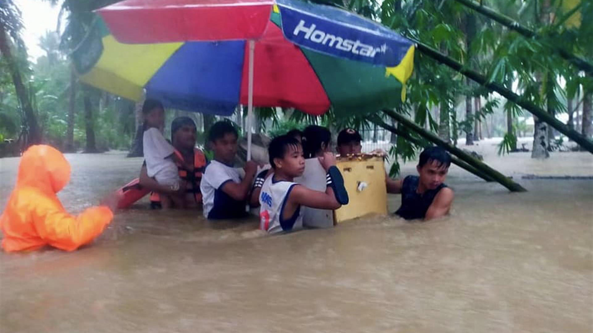 Inundaciones y deslaves dejan decenas de muertos en Filipinas