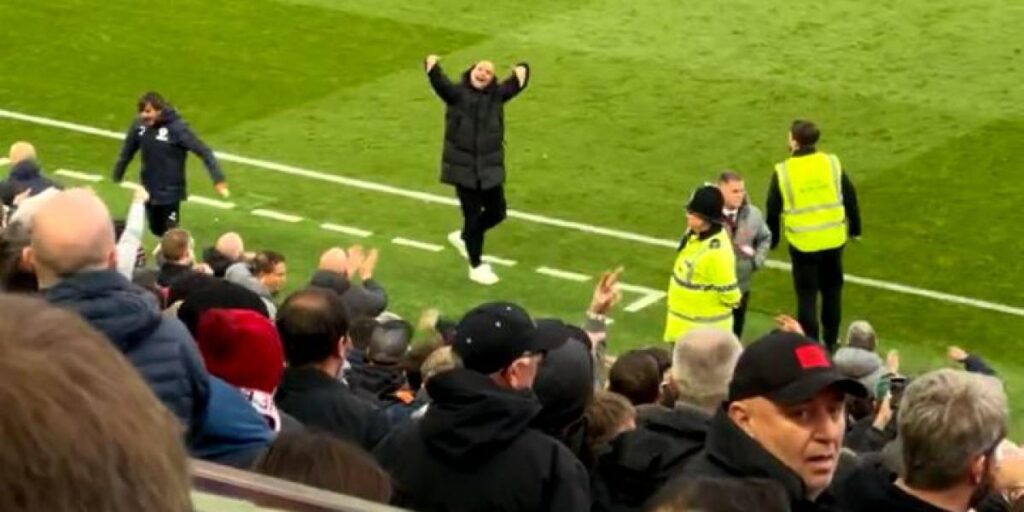 Investigarán el lanzamiento de monedas a Guardiola en Anfield