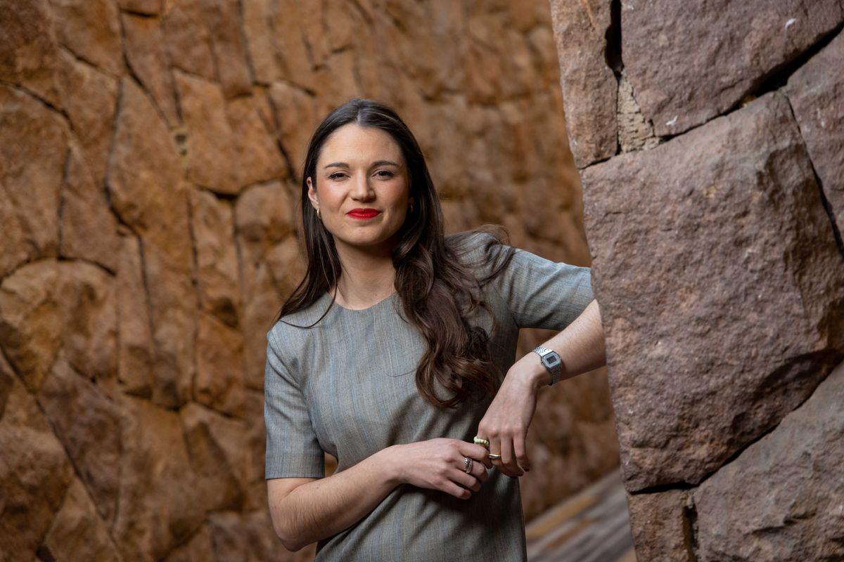 Irina Karamanos: “La figura de primera dama no es tan democrática como esperamos que sean las instituciones”