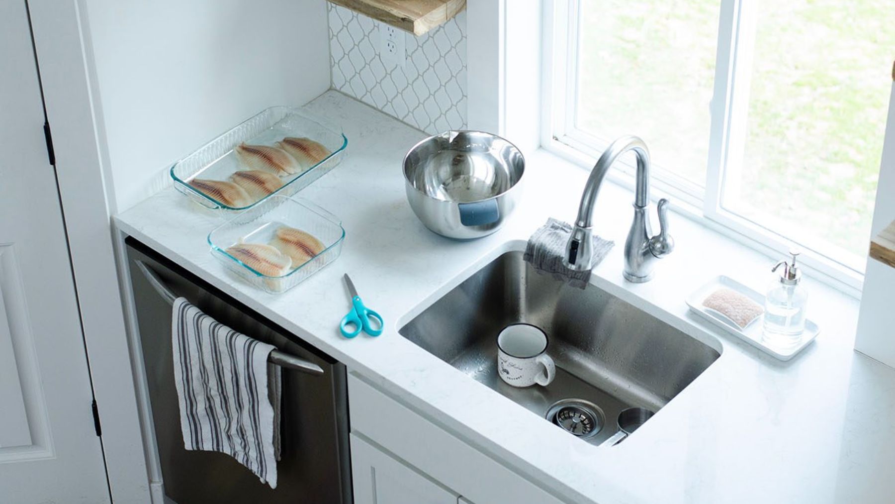 Jamás guardes esto bajo el fregadero: corres serio peligro