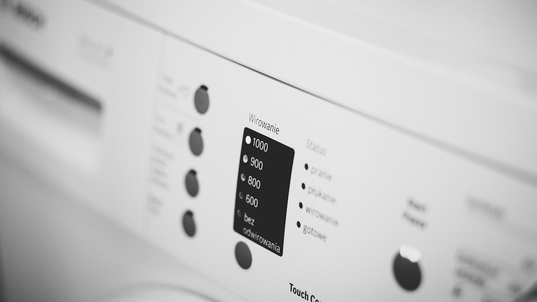 Jamás laves así tus pantalones blancos: te los puedes cargar