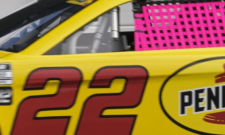 Joey Logano se lleva la victoria en Las Vegas