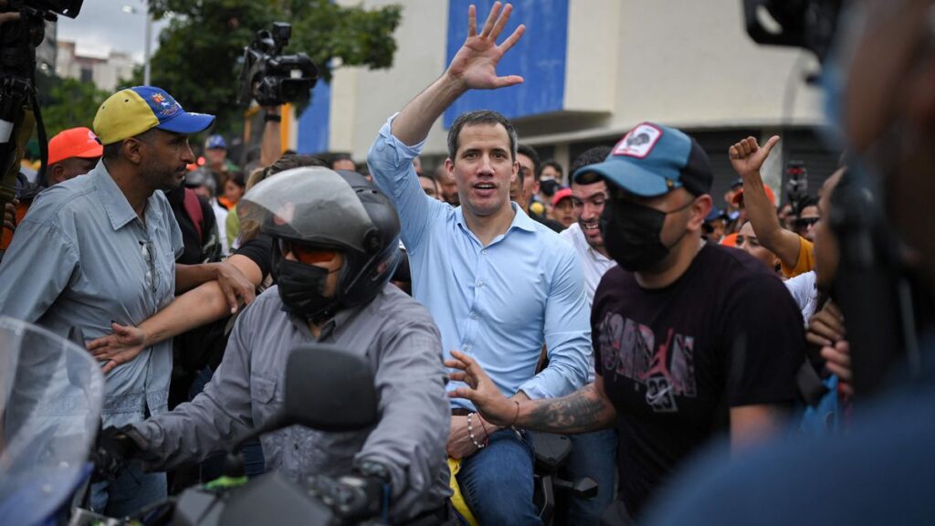 Juan Guaidó, más solo que nunca