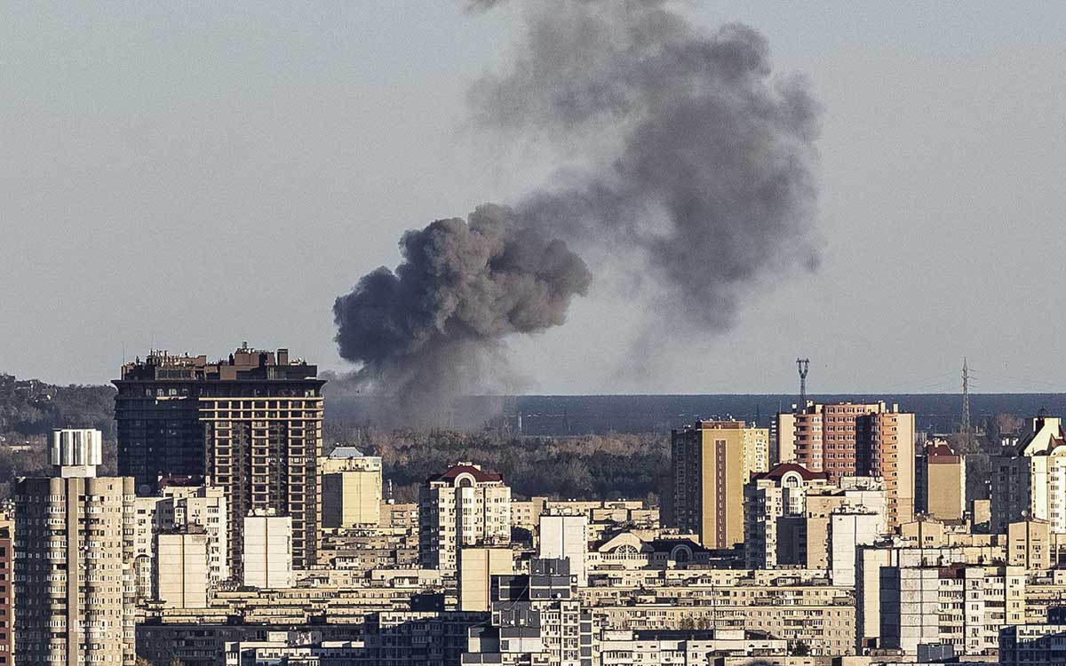 Kiev se queda parcialmente sin agua y electricidad por nuevo ataque masivo ruso a infraestructuras críticas