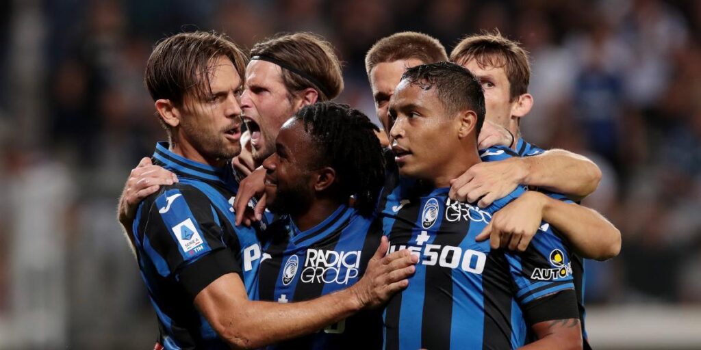 La Atalanta supera a la Fiore y atrapa al líder Nápoles