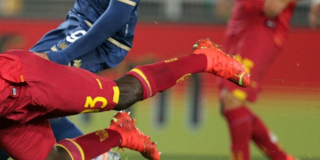 La Fiorentina no puede con el Lecce de Umtiti y Jovic se lesiona