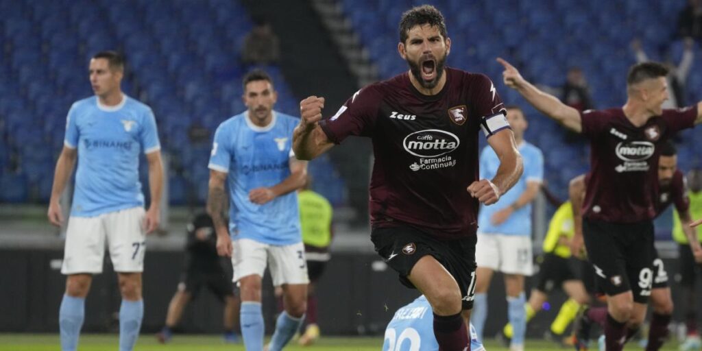 La Salernitana sorprende a la Lazio a domicilio
