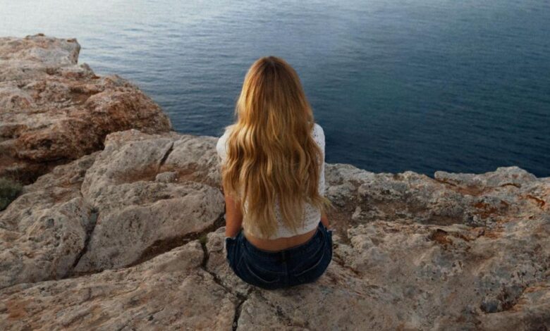 La Vecina Rubia regresa con 'Contando Atardeceres', su nueva novela