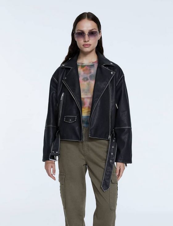 La cazadora vintage de Stradivarius que te hará volver a tu adolescencia