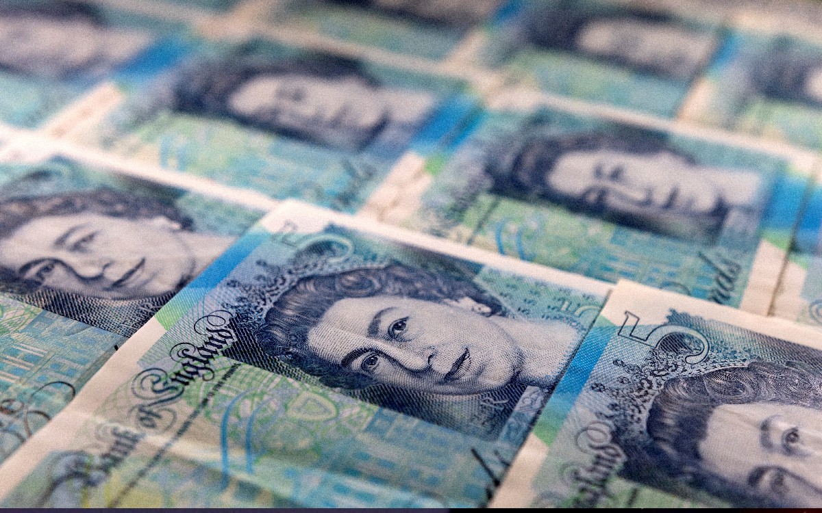 La libra esterlina sube tras la elección Sunak como primer ministro