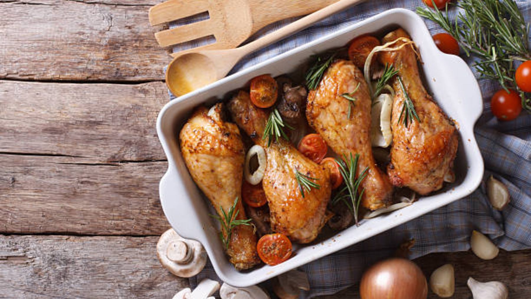 La razón por la que no debe usar hierbas frescas cuando cocinas al horno