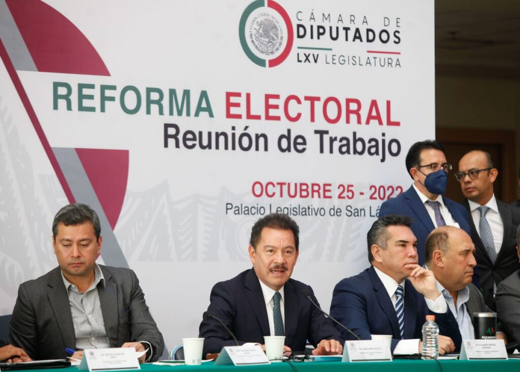 La reforma electoral de México inaugura la vía inédita del pacto con la oposición
