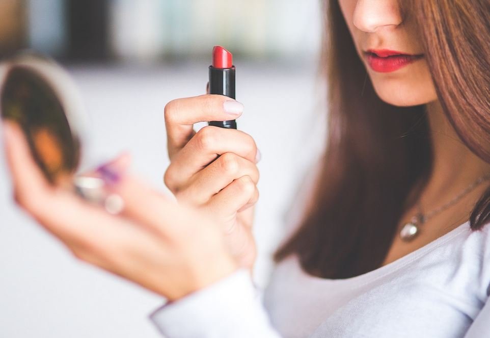 Lanzan una barra de labios con sabor a chorizo